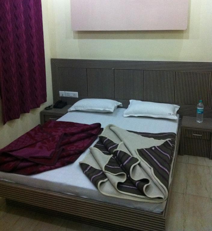 Hotel S B Inn Nueva Delhi Exterior foto