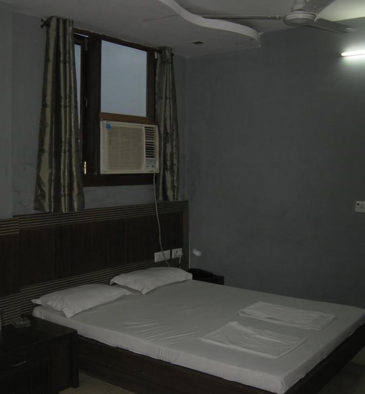 Hotel S B Inn Nueva Delhi Exterior foto
