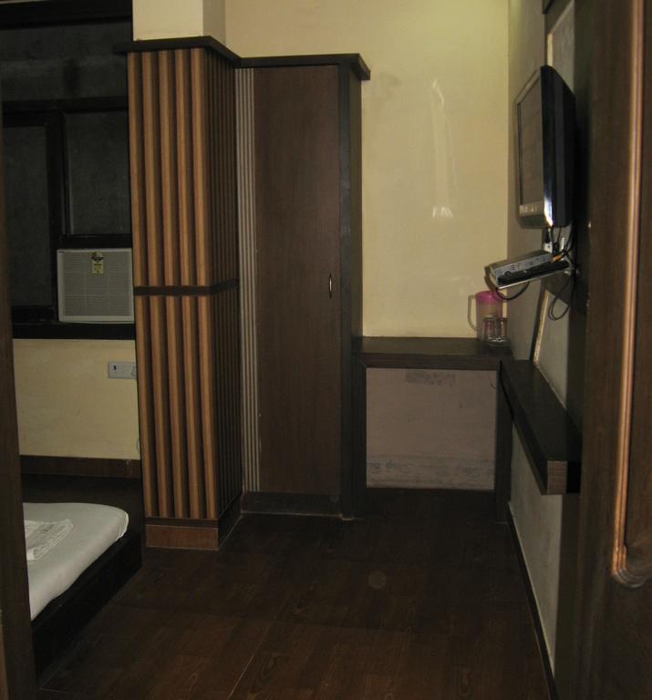 Hotel S B Inn Nueva Delhi Habitación foto